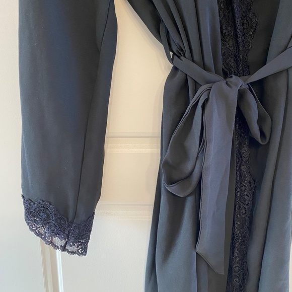 La Vie en Rose Lace Trim Kimono - Picture 3 of 9